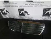 Решетка радиатора дорестайл Clasic  Mercedes W211, Мерседес В211