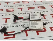 Антена підсилювач FM2 R б/в Tesla Model S, 1004808-00-C