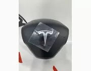 Подушка безпеки водія Тесла Модель Y